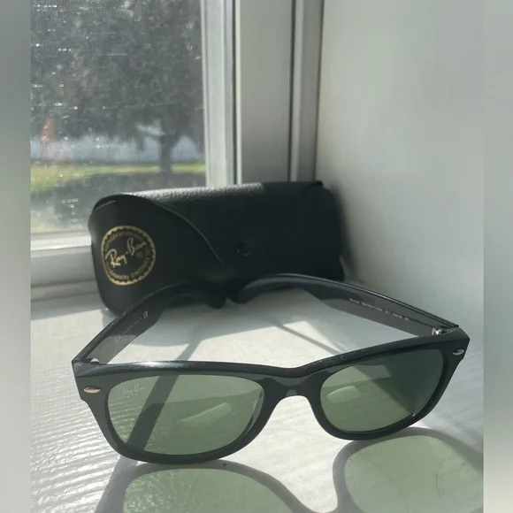 Ladies Ray Ban Sunglasses with Case & Cloth Ray-Ban Glasses Case Large Black, Leather, Unisex  main image 3
